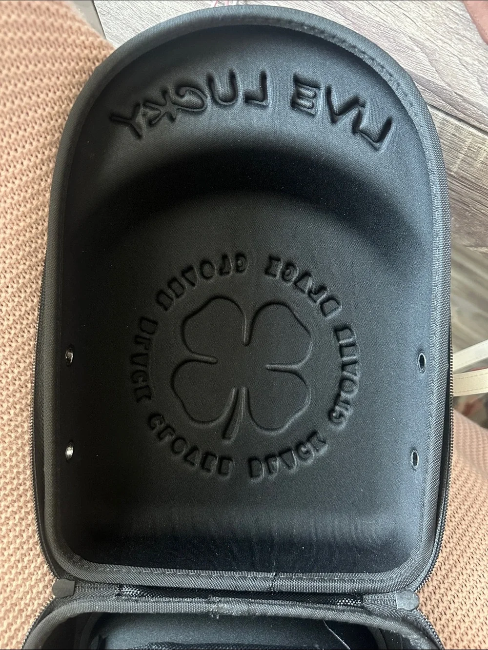 Black Clover compact black